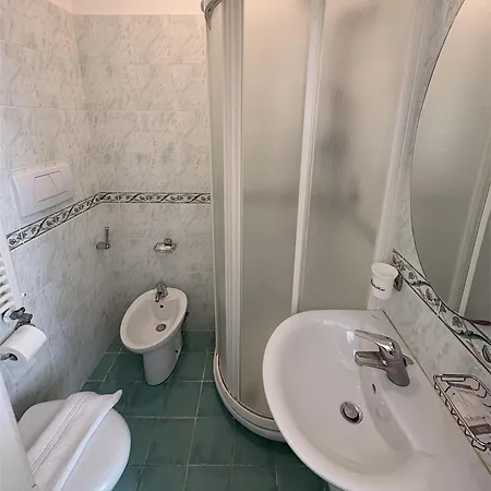 Hotel Gandolfo 3*